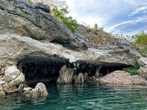 Canyon Lake cave entrance