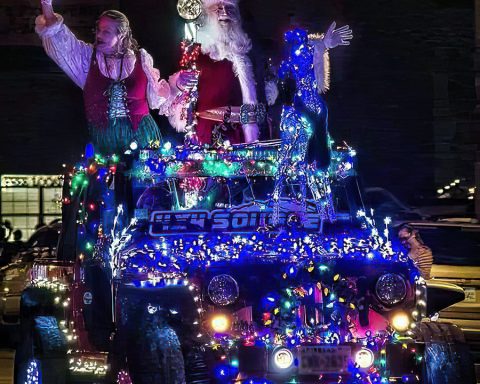 Santa Jeep light delights