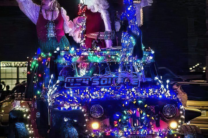 Santa Jeep light delights