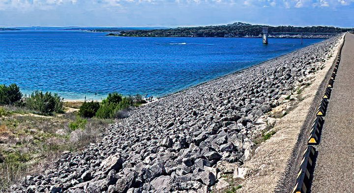 canyon lake dam